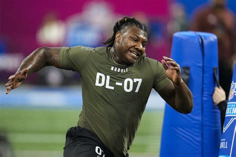 Gervon Dexter — once opposed to playing football —  joins the Chicago Bears as a talented defensive tackle with untapped potential